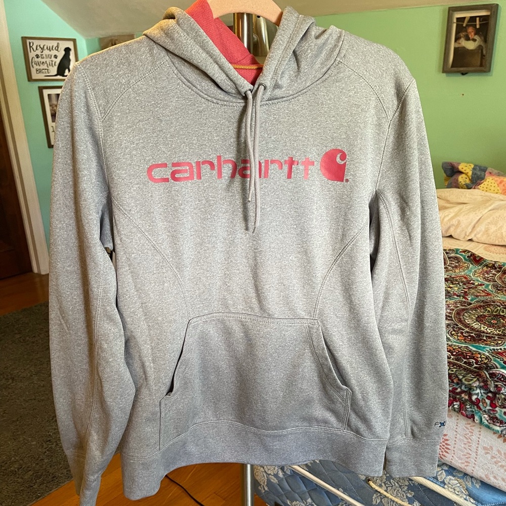 Woman’s Carhartt hoodie size medium